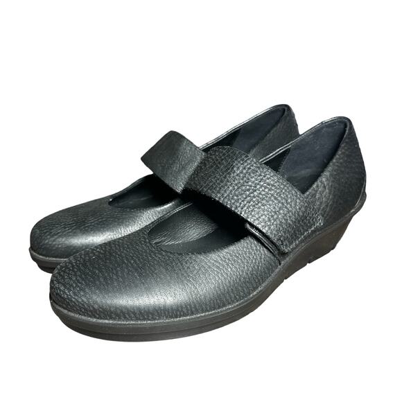 Ecco Skyler Mary Jane Black Leather Wedges Size 38 US 7  Ecco Skyler Mary Jane Black Leather Wedges Size 38 US 7 comfort hook and loop